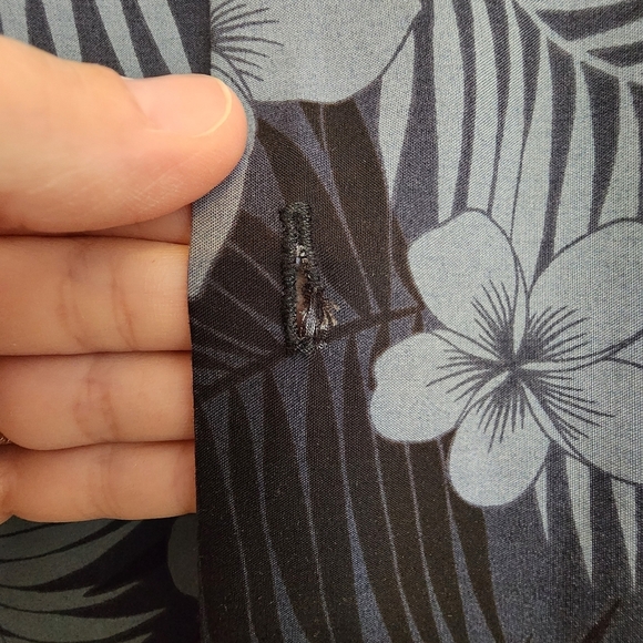 Paradise Found Vintage Hawaiin Button Down, Floral With Hula Girls, Size XL - Picture 5 of 6